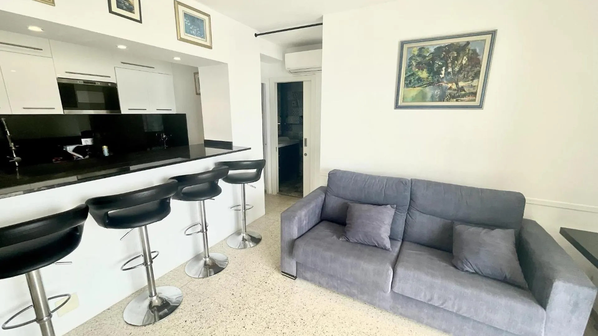Delfin 7D Apartment Roses