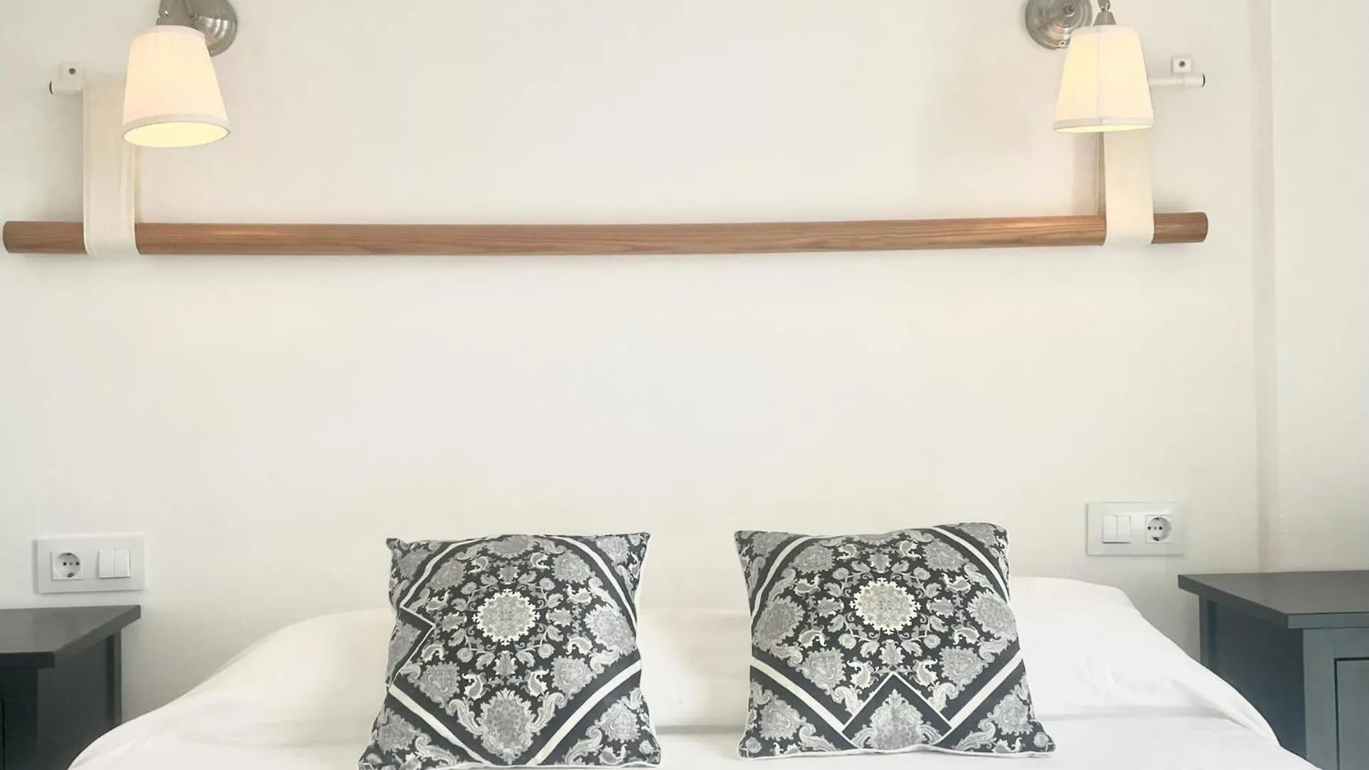 Delfin 7D Apartment Roses