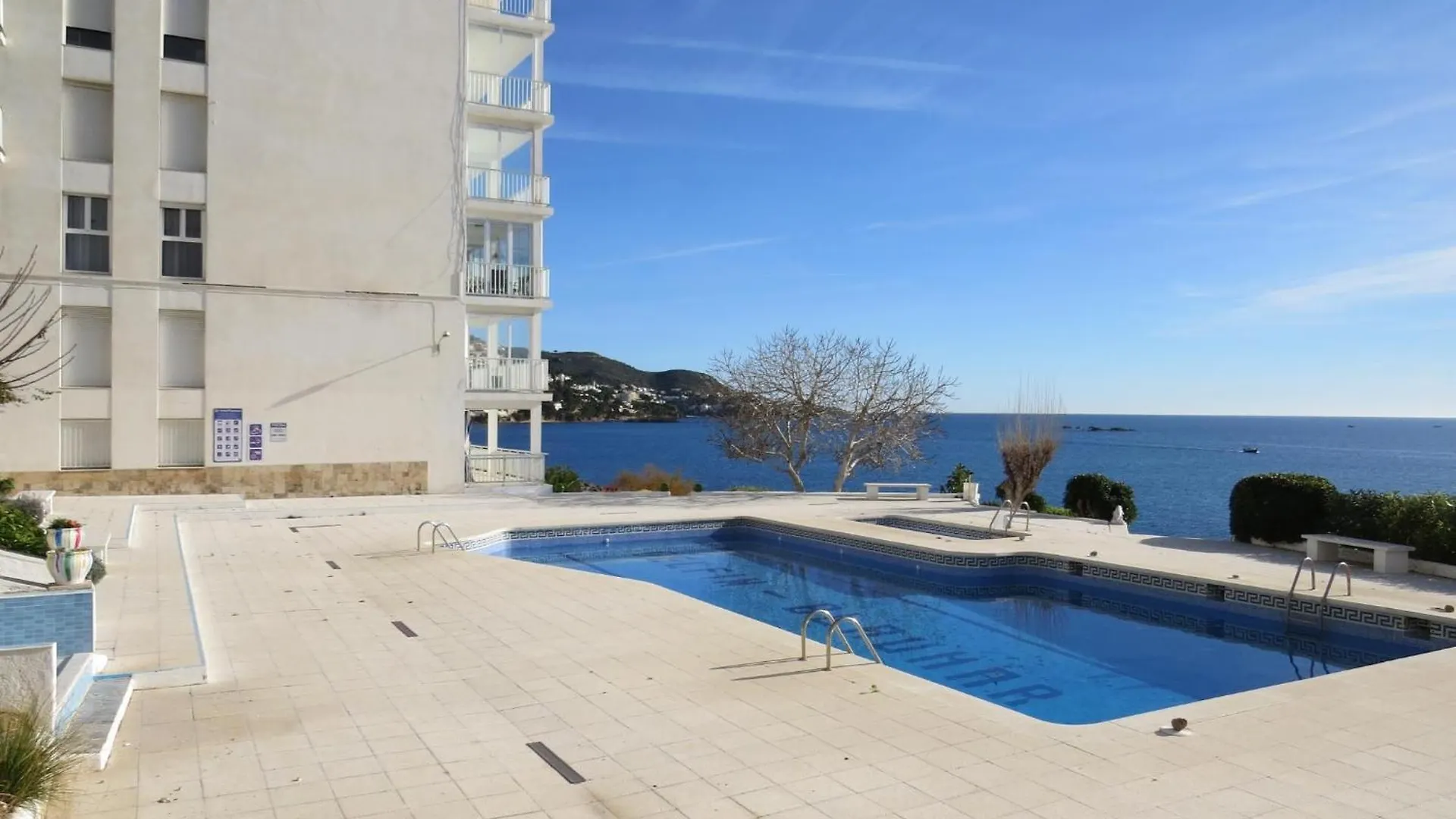 Delfin 7D Apartment Roses