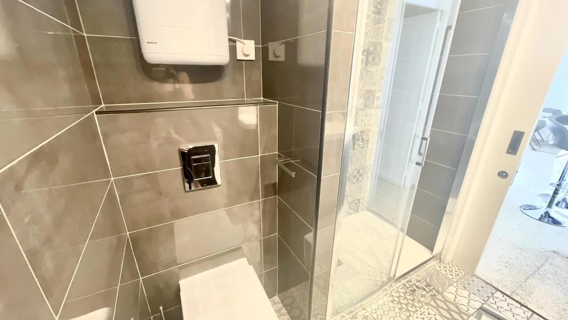 Delfin 7D Apartment Roses